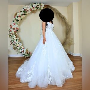 Wedding dress | Essense of Australia D3100
